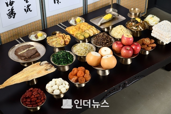 동원홈푸드가 운영하는 더반찬의 프리미엄 차례상 이미지. (사진 제공 : 동원홈푸드)