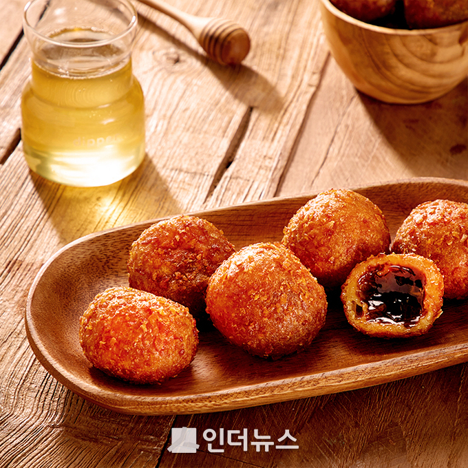 달콤한 꿀도넛 제품. Photo @ 파리바게뜨