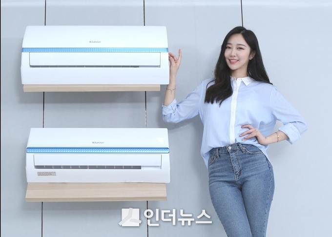 20일 대우전자에 따르면 2019년형 '클라쎄' 벽걸이 에어컨 신제품은 상·하·좌·우 4면 입체냉방 기능을 적용했다. Photo @ 대우전자