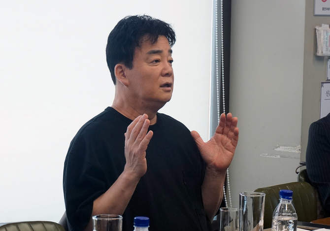 위기의 백종원 “지켜봐달라”…더본코리아 경영·소통 다 바꾼다
