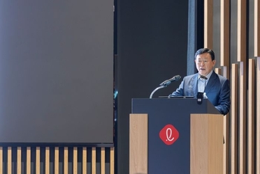 신동빈 롯데 회장 “10년 뒤 내다보고 지금 실행…변화 외면은 위험”