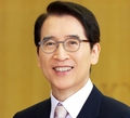 [C-레벨터치] 신창재 교보생명 의장 “100년 영속기업…생명보험의 이웃사랑 바르게 실천”