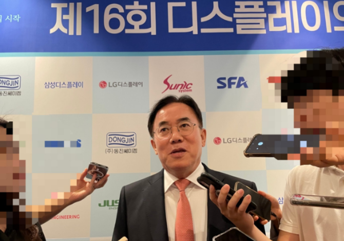 LG디스플레이 “한국 디스플레이 미래는 OLED…기술 리더십 강화할 것”