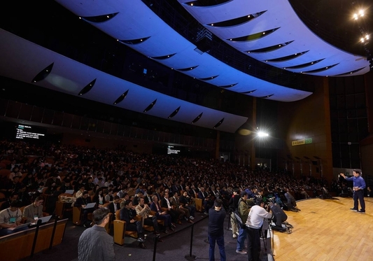 [SK AI 서밋]“3만5천 호응 속 ‘글로벌 AI 플랫폼’ 발돋움”