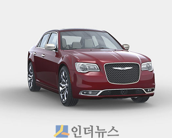 크라이슬러 300C 모델.(출처: 크라이슬러 공식 홈페이지)