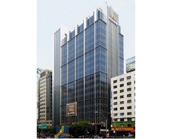 KB손보 본사 건물 외관.