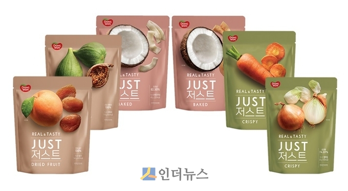22일 동원F&B에 따르면 최소한의 가공으로 자연 재료 본연의 맛과 영양을 살려 만든 자연 원물 간식 6종을 선보였다. 