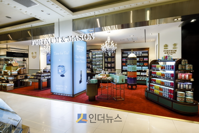 신세계백화점 포트넘 앤 메이슨 매장. 