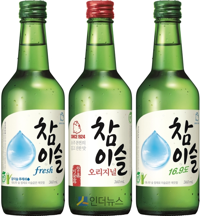 2일 하이트진로(대표 김인규)에 따르면 지난 4월 리뉴얼한 참이슬의 판매량이 99일 만에 5억병을 넘어섰다.