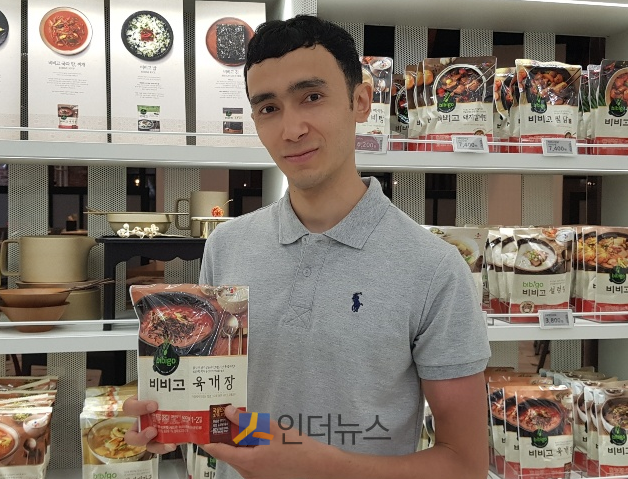 비비고프렌즈 1기인 이브라기머브 사둘라(Ibragimov Sadulla). 