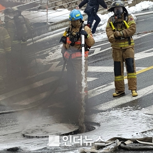 서울 서대문구 충정로 KT아현빌딩 화재 현장 (사진: 인더뉴스 주동일 기자)