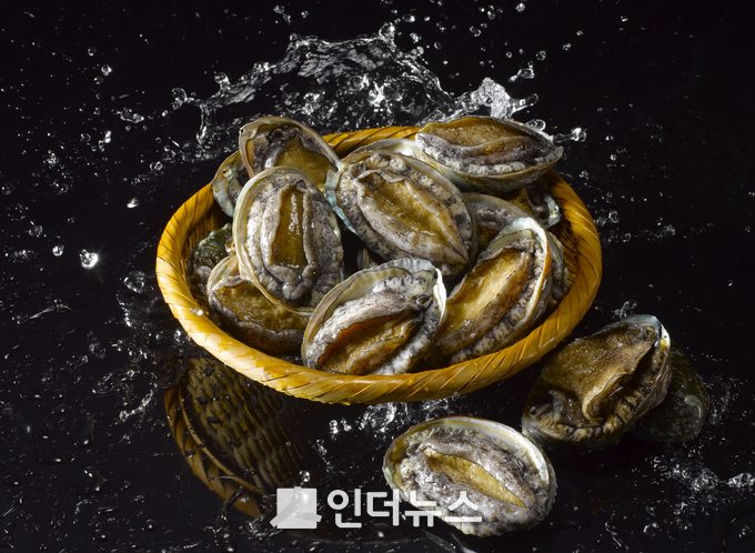 3일 이마트에 따르면 2018년 하반기부터 유통 마진을 최소화하고, 대규모 물량 사전 계약을 통해 파격적인 할인을 선보이는 국민가격을 준비했다. (사진 제공: 이마트)