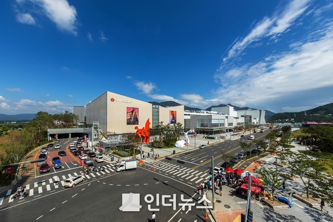 3일 신세계프라퍼티에 따르면 스타필드 하남에서 오는 31일까지 ‘세상에서 가장 큰 아이’ 캠페인을 연다. (사진 제공: 이마트)