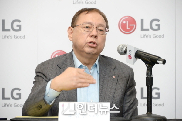 조성진 LG전자 부회장이 9일(현지시간) 미국 라스베이거스에서 기자간담회를 열고 올해 LG전자의 전략 방향을 소개했다. (사진 : LG전자)