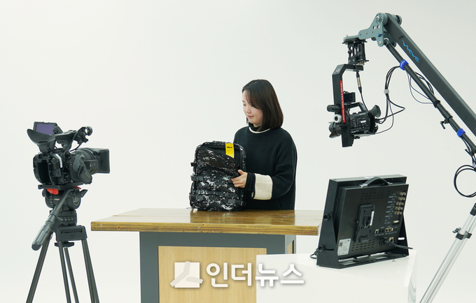신세계 TV쇼핑은 오는 15일 모바일 커머스 전용 스튜디오를 오픈한다. Photo @ 신세계그룹