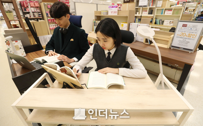 이마트가 다양한 신학기를 맞아 할인에 나선다고 18일 밝혔다. Photo@ 이마트