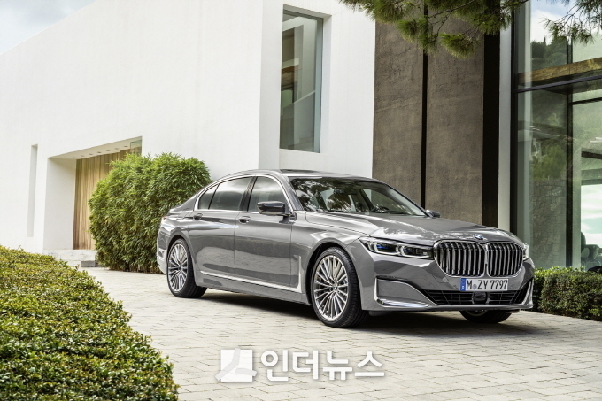페이스리프트 된 BMW 뉴 7시리즈. Photo @ BMW코리아 