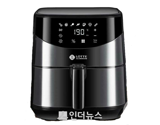 옥션은 지난해 에어프라이어 판매량이 전자레인지·전기오븐·전기그릴 등을 넘어섰다고 21일 밝혔다. Photo@ 옥션