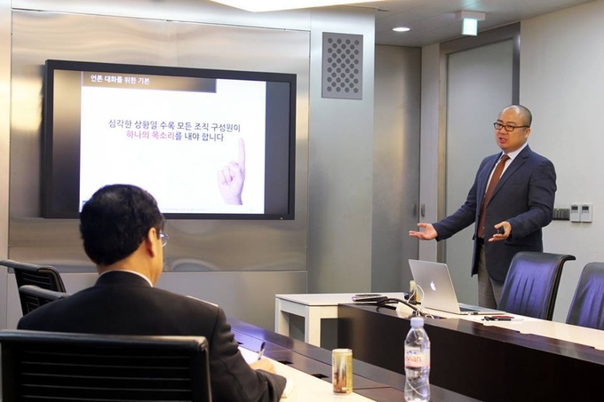 송동현 대표는 CEO나 공인은 '좋은 사람'이 돼야 한다고 강조한다. Photo @ 밍글스푼