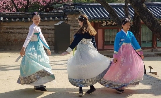 외국인들이 찾은 명소 창덕궁. 사진=박명기