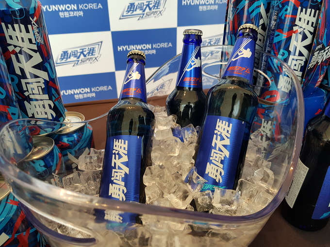 ㈜현원코리아(대표 김준영)는 중국 맥주 화윤설화맥주의 ‘슈퍼엑스’를 국내 출시한다고 17일 밝혔다. Photo ⓒ 인더뉴스 | 주동일 기자