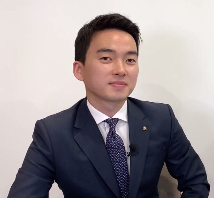 빌딩을 사랑하는 남자 '빌사남' 김윤수 대표. Photo @ 빌사남
