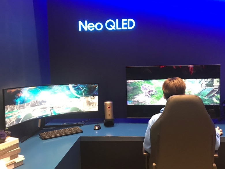 삼성전자 네오 QLED TV로 게임하는 모습. 사진ㅣ인더뉴스 권지영 기자