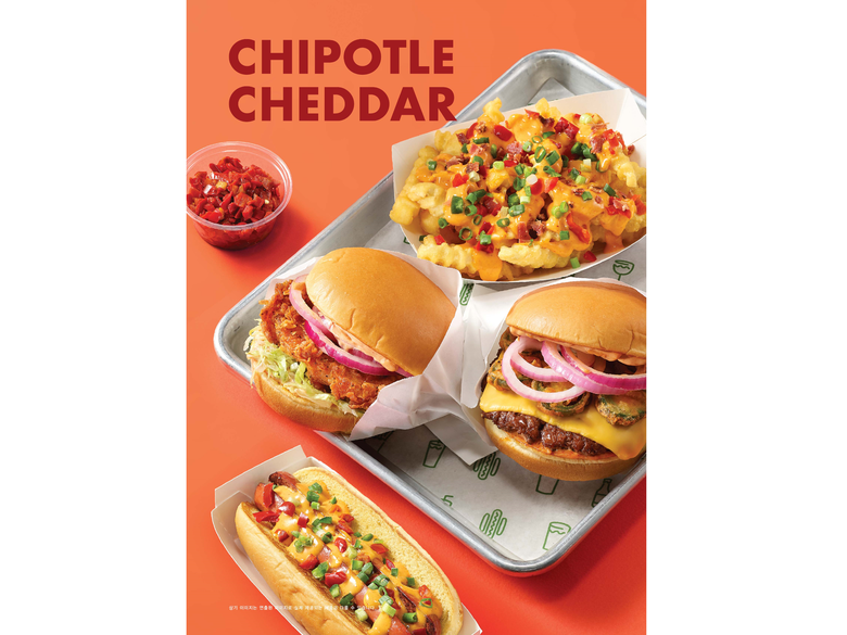 SPC그룹 ‘쉐이크쉑(Shake Shack)’이 ‘치폴레 체다 시리즈 4종’을 출시하고 컬래버레이션 프로모션을 진행한다고 3일 밝혔습니다. 이미지ㅣSPC그룹