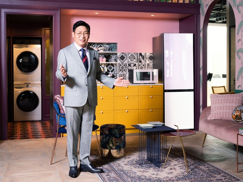 온라인으로 진행된 ‘삼성 비스포크 홈 2021’ 행사에서 이재승 삼성전자 생활가전사업부장(사장)이 오프닝 스피치를 하고 있는 모습. 사진ㅣ삼성전자