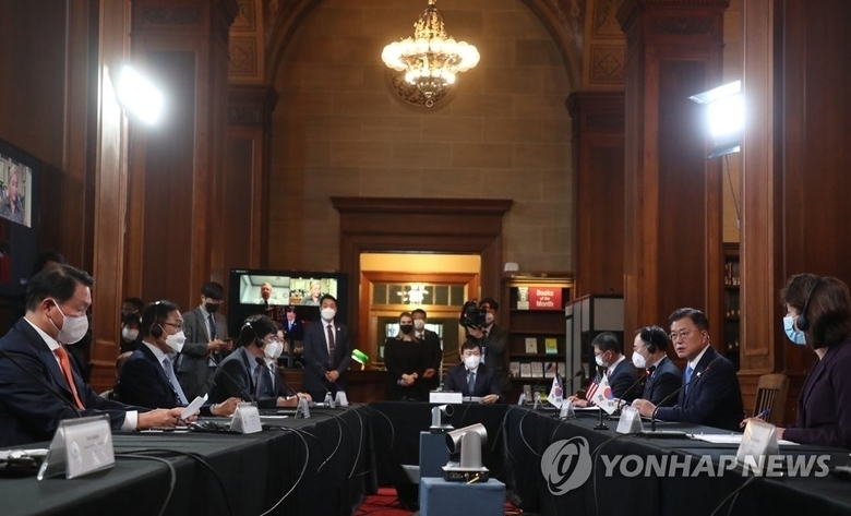 한·미 비즈니스 라운드 테이블. 방미 중인 문재인 대통령이 21일(현지시간) 워싱턴 미 상무부에서 한·미 비즈니스 라운드 테이블 행사를 진행하는 모습. 사진ㅣ연합뉴스