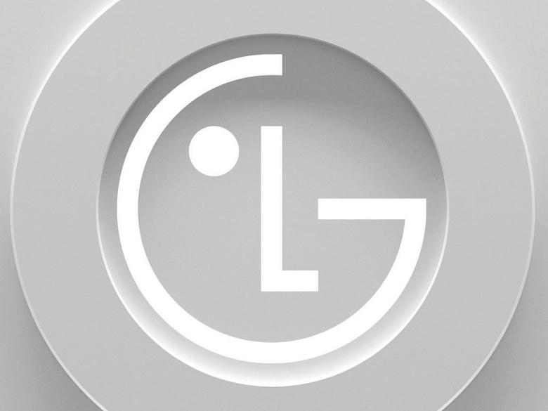 LG 심벌마크에 생동감 더한 '미래의 얼굴 Expressions' 디자인 적용된 명함. 이미지ㅣLG