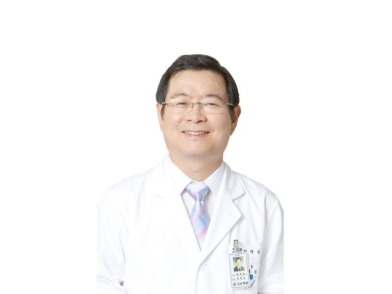 제15회 한미중소병원상 봉사상 수상자 정영진 용인 강남병원장. 사진ㅣ한미약품
