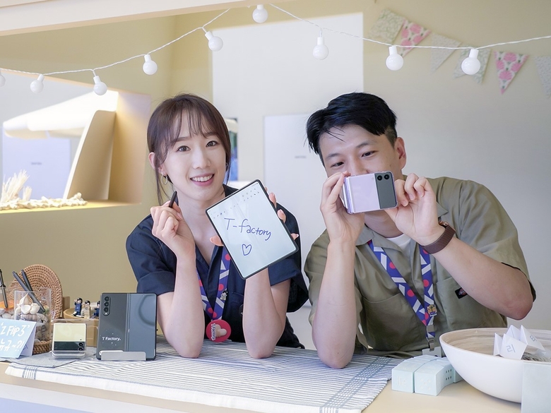 SK텔레콤 홍대 ICT멀리플렉스 T팩토리에서 진행한 갤럭시 Z폴드3·플립3 사전개통 행사. 사진ㅣSK텔레콤