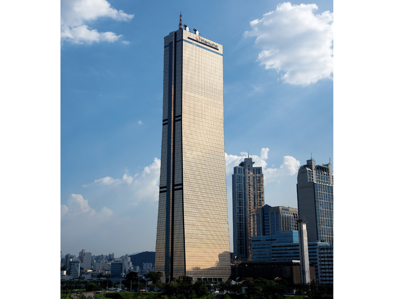 한화생명 본사가 있는 여의도 63빌딩. 사진ㅣ한화생명
