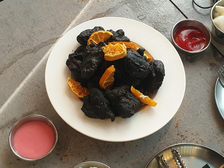 BBQ 신제품 까먹(물)치킨. 사진ㅣ인더뉴스