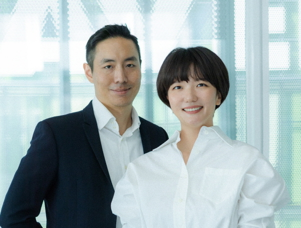 최수연 네이버 CEO 내정자(우), 김남선 네이버 CFO 내정자(좌) 사진│네이버