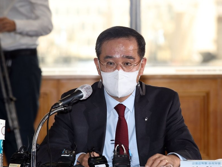 19일 오후 서울 전국은행연합회에서 열린 간담회에서 발언하는 이찬우 금융감독원 수석부원장 사진|연합뉴스