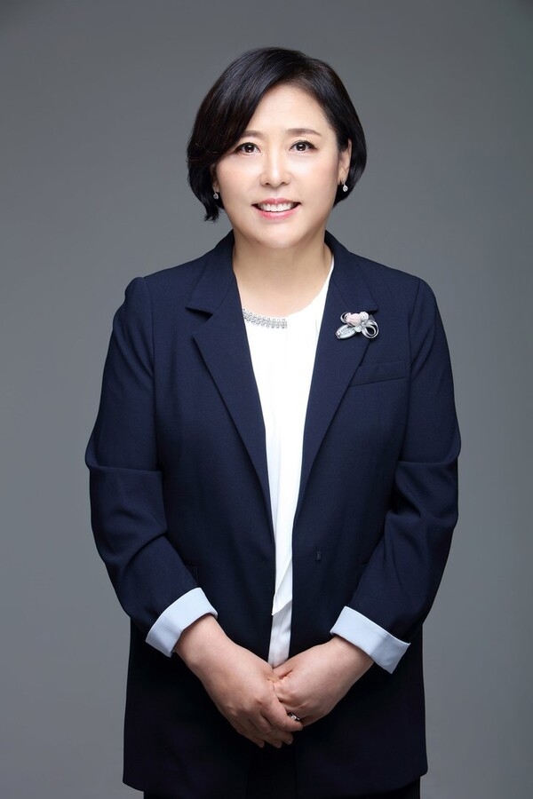 신한DS 사장에 내정된 조경선 신한은행 부행장 사진|신한금융