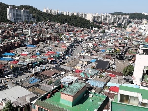 서울시 신통기획 1호로 지정되며 재개발에 들어가는 신림1구역 전경. 사진ㅣ연합뉴스 