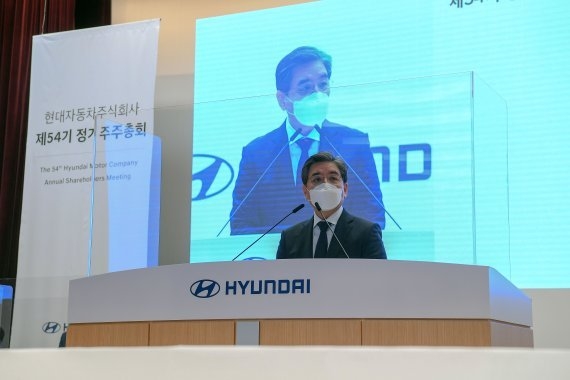 장재훈 현대자동차 사장이 24일 열린 현대자동차 정기 주총에서 발언하고 있다. 사진│현대차 