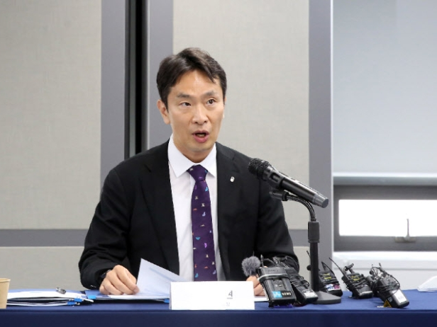 이복현 금융감독원장이 지난 5일 서울 여신금융협회에서 열린 여신전문금융회사 CEO 간담회에서 발언하고 있다. 사진ㅣ금융감독원