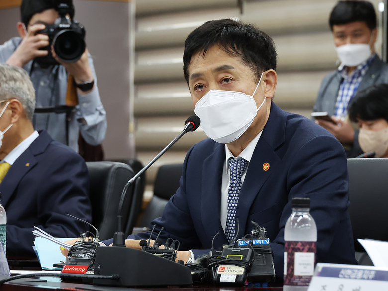김주현 금융위원회 위원장이 21일 정부서울청사에서 열린 5대 금융지주 회장 간담회에서 발언하고 있다. 사진ㅣ금융위원회