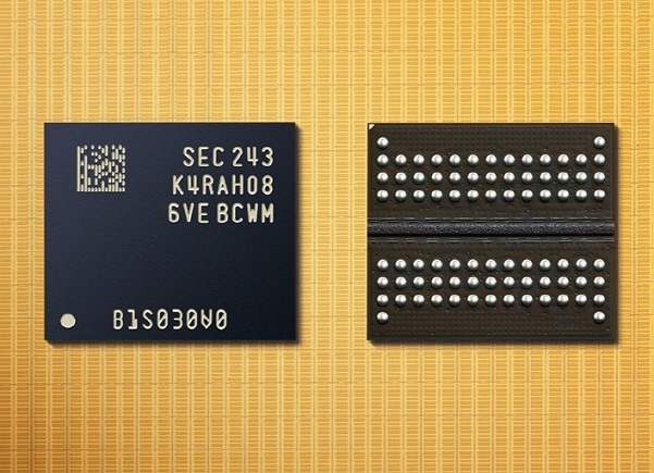 삼성전자가 개발한 16Gb(기가비트) DDR5 D램. 사진|삼성전자