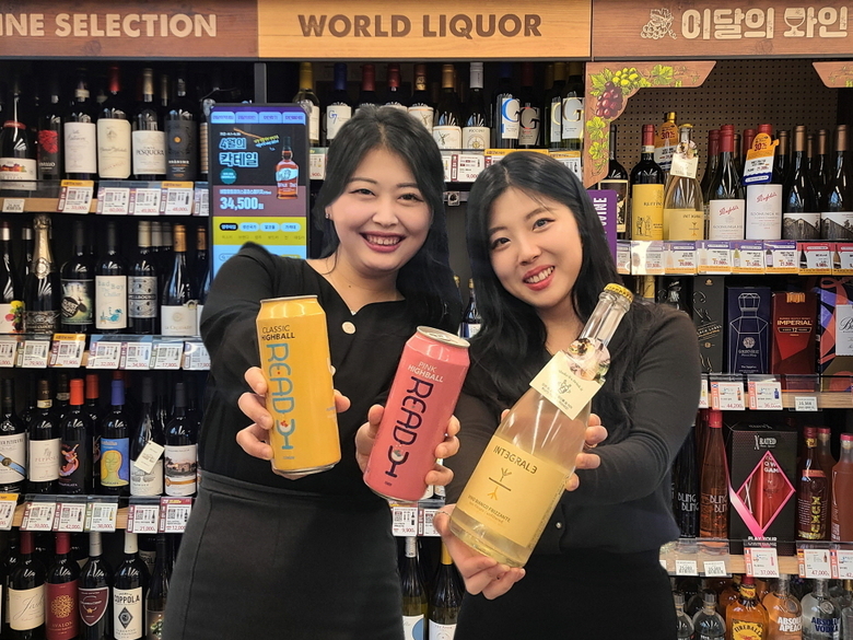 이마트24에서 판매하는 '카브루 레디 하이볼'과 '인테그랄레 비앙코 프리잔테'. 사진ㅣ이마트24