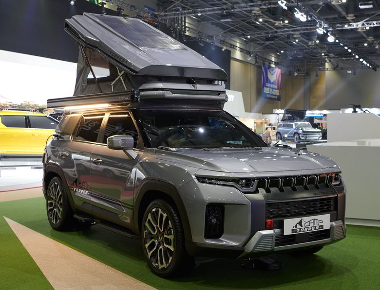 캠핑용으로 튜닝한 중형 SUV 토레스. 사진ㅣKG모빌리티