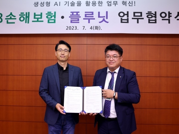 왼쪽부터 이경일 플루닛 대표, 심진섭 DB손해보험 본부장. 사진ㅣDB손해보험