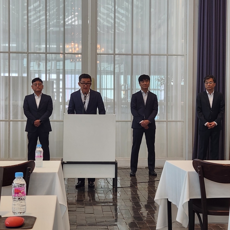 초록뱀그룹 긴급 기자회견, 좌측부터 최진욱 초록뱀미디어 대표, 김세연 초록뱀이엔앰 대표, 이웅길 초록뱀미디어 대표, 신범용 더메디팜 대표. 사진ㅣ인더뉴스