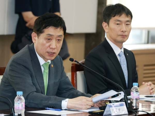 김주현 금융위원장이 17일 열린 금융규제혁신회의에서 발언하는 모습. 사진ㅣ금융위원회