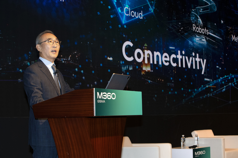 김영섭 대표가 M360 기조연설을 진행하고 있다. 사진|KT