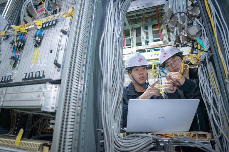 SKT는 5G 백본에 400Gbps급 유선망을 상용 도입했다. 사진|SKT